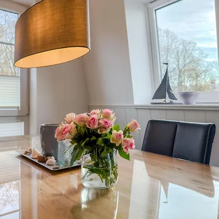 Modernes-wohnen-am-meer-2-og Holiday home *
