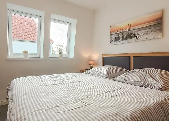 Modernes-wohnen-am-meer-2-og Semesterbostad